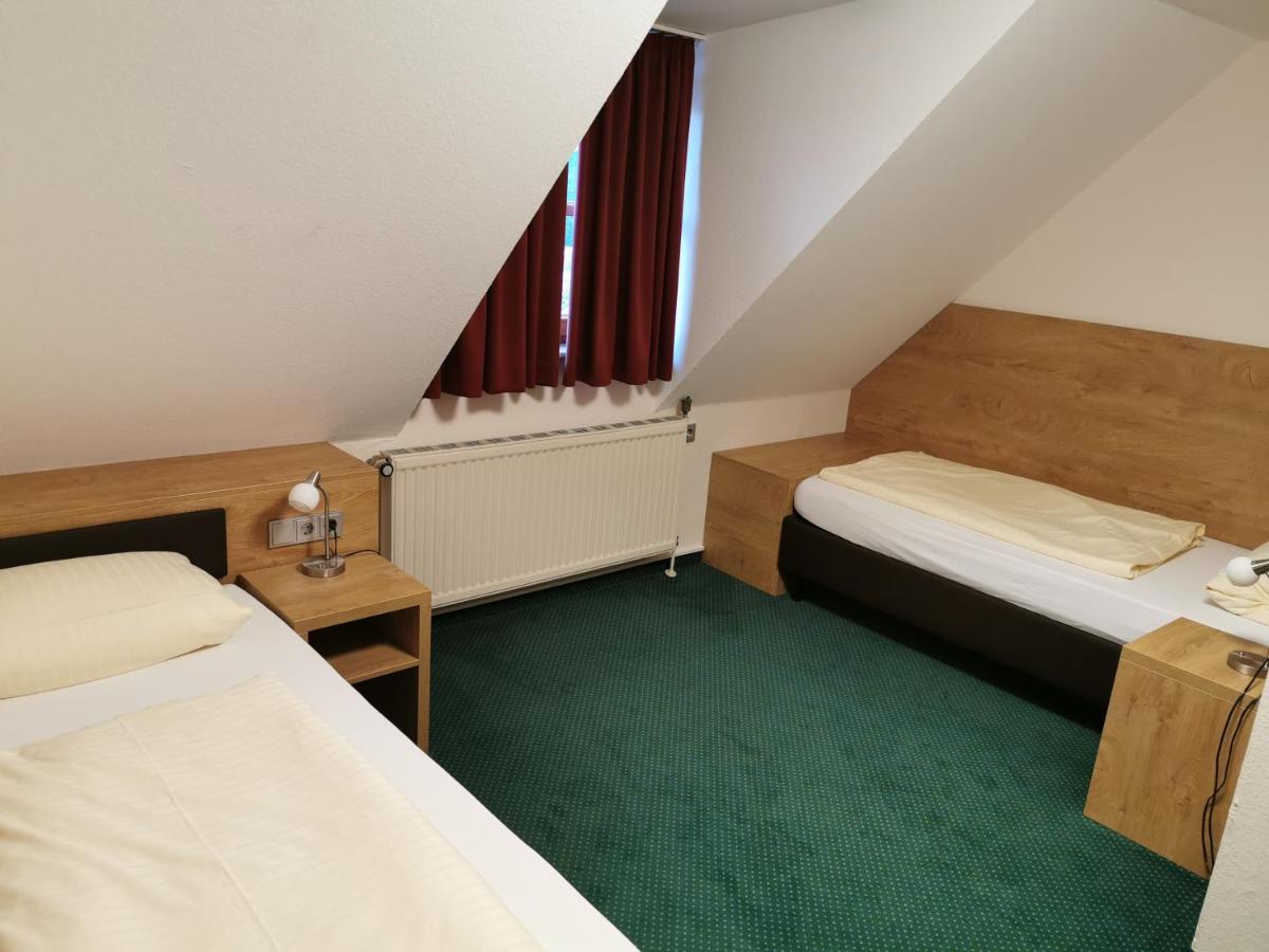 Hotel Gasthof Zum Loewen Velburg Exteriör bild