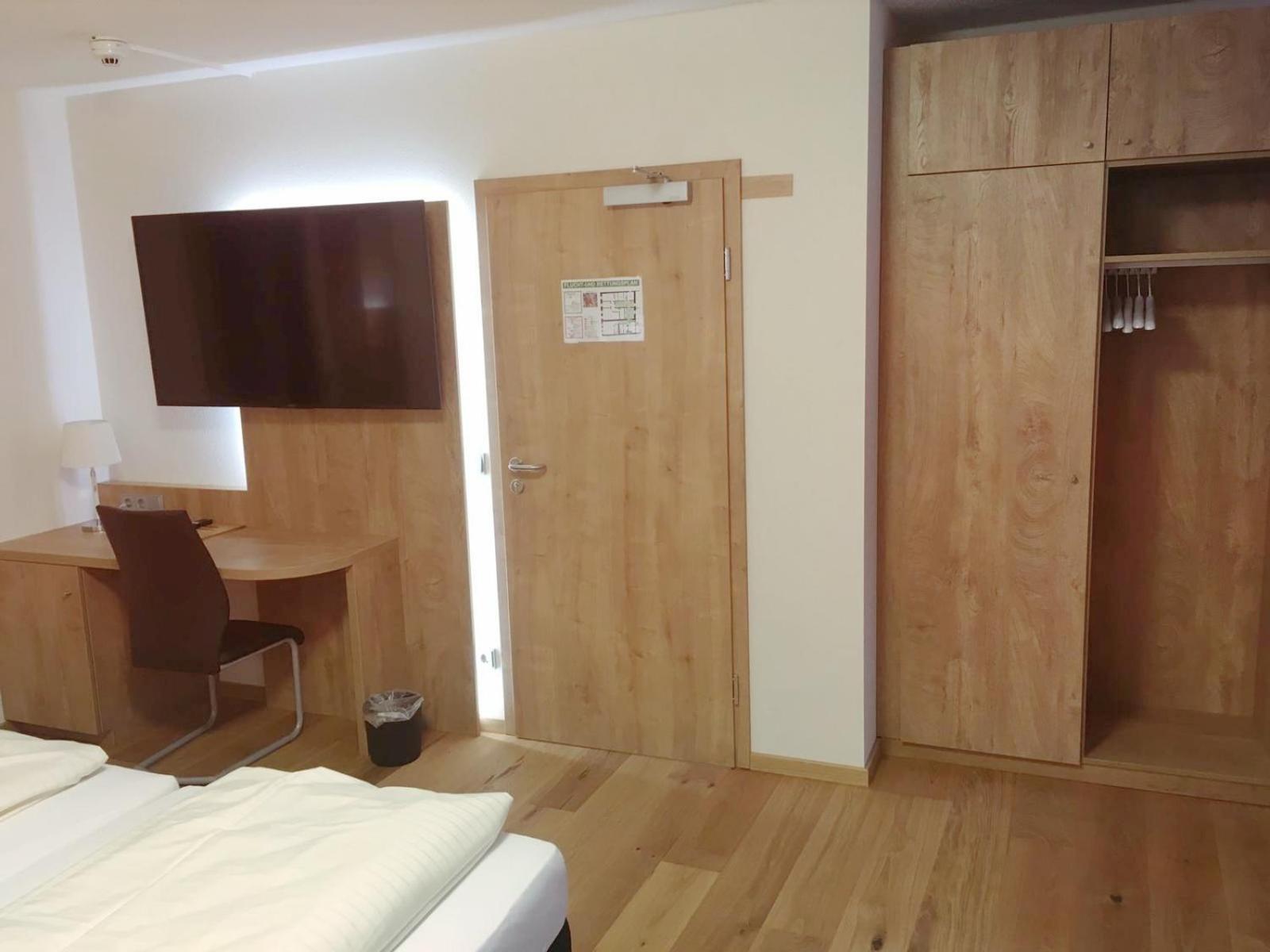 Hotel Gasthof Zum Loewen Velburg Rum bild