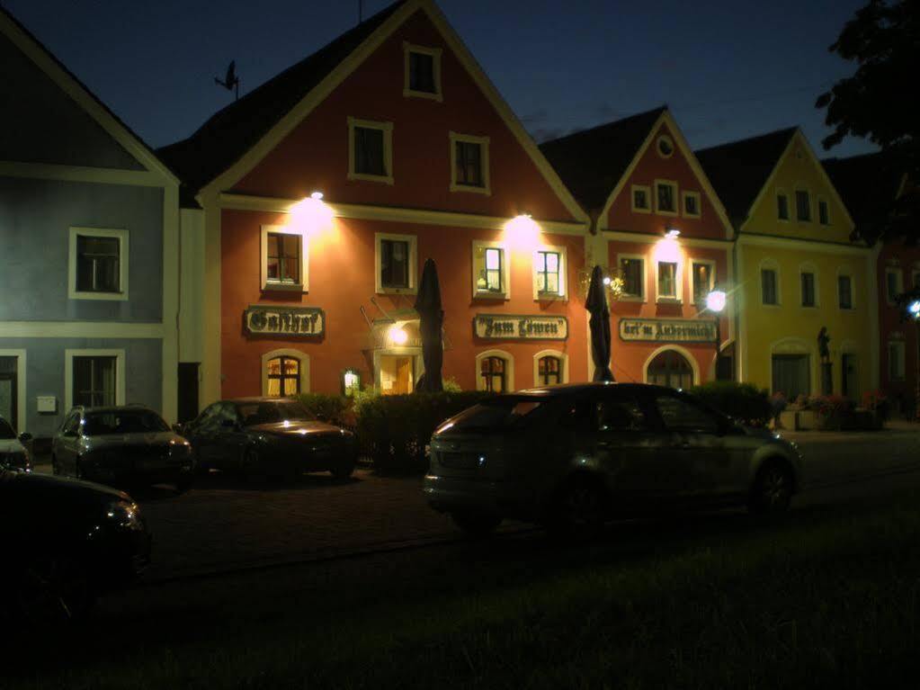 Hotel Gasthof Zum Loewen Velburg Exteriör bild